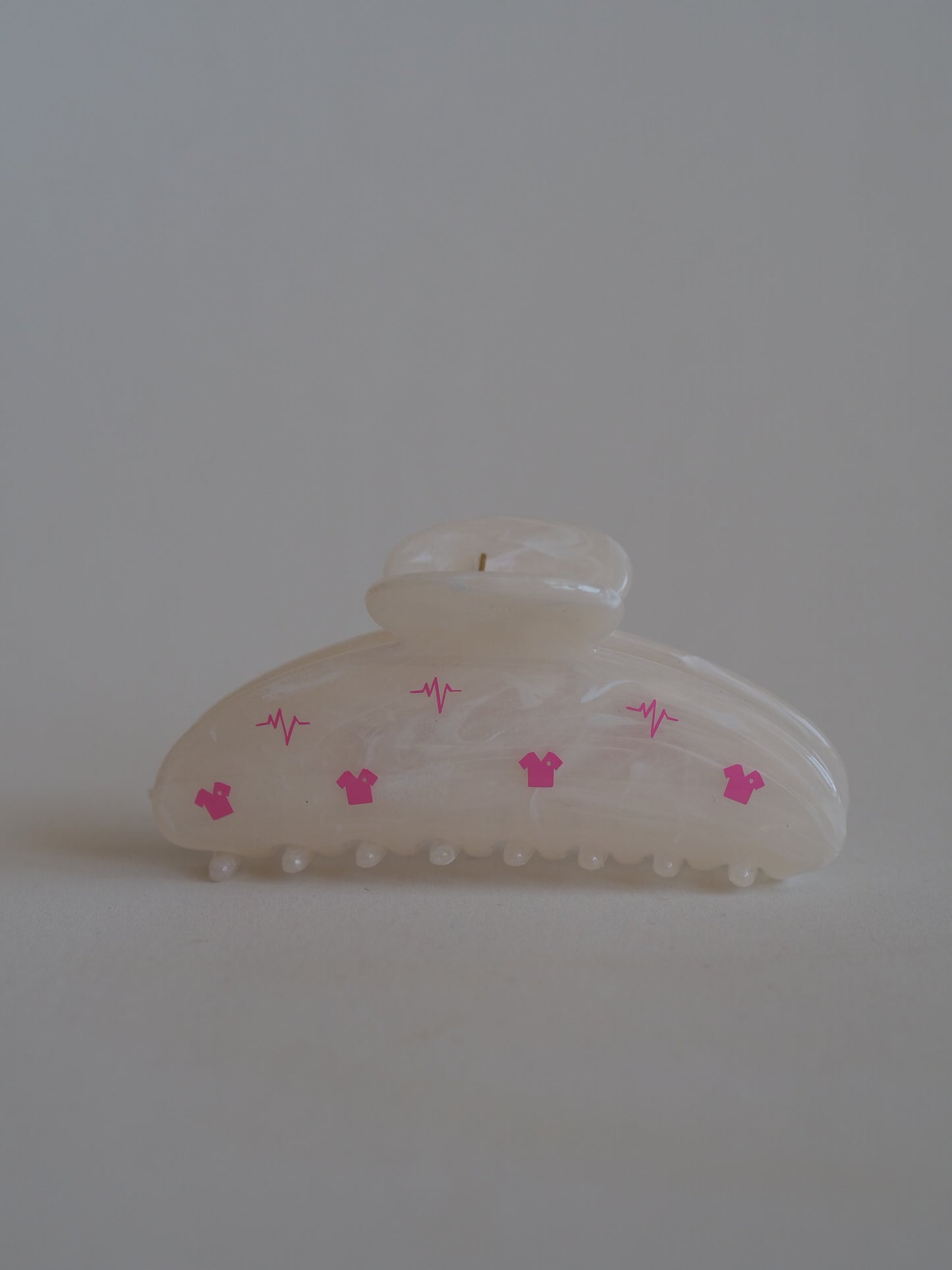 Creamy Dream Midwife Hairclip